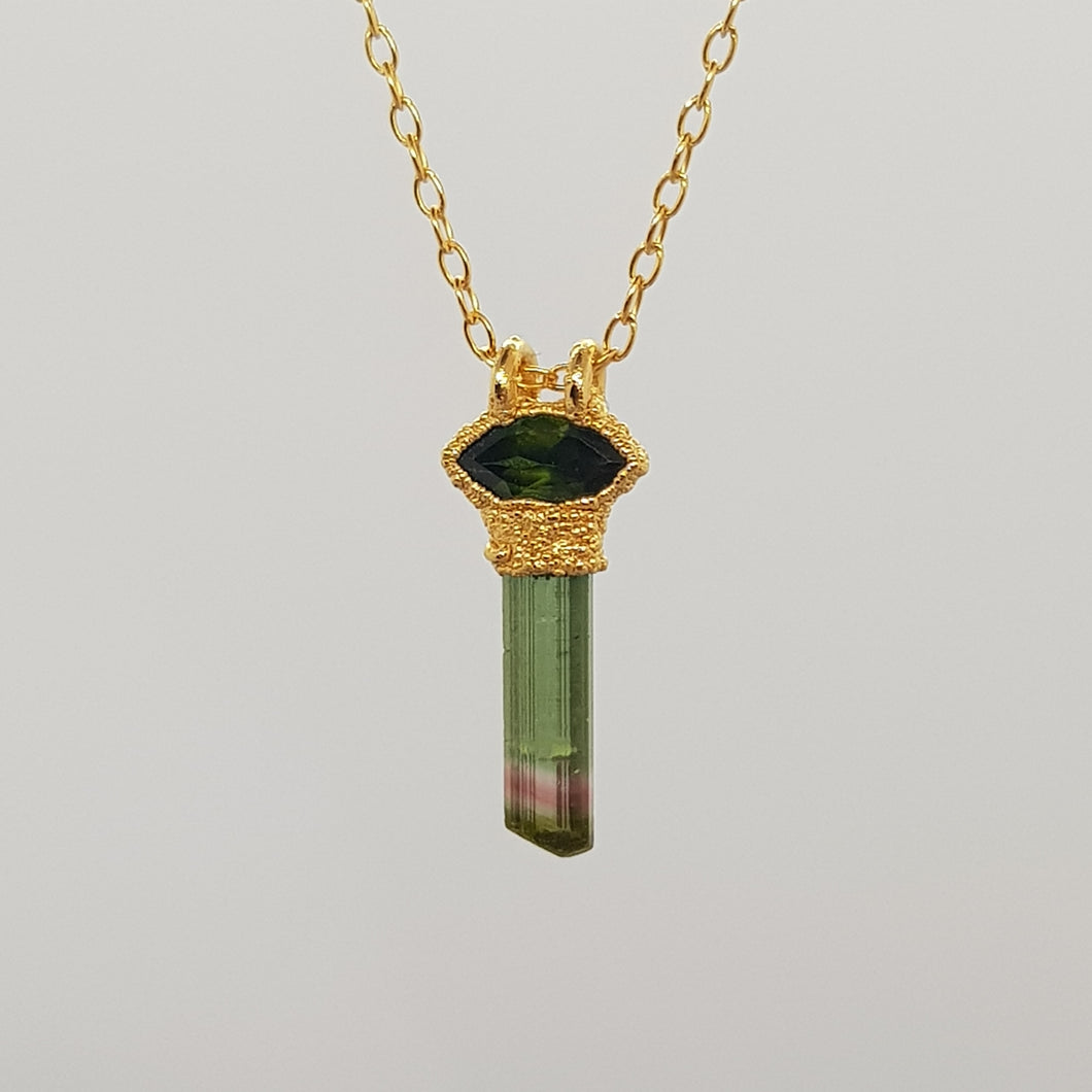 green tourmaline pencil-shaped necklace on 9 ct gold chain