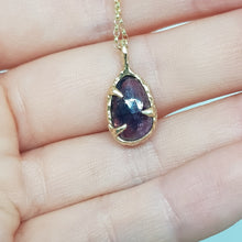 Load image into Gallery viewer, pink blue bi colour sapphire gold necklace
